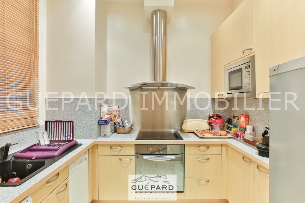 apartment 5 rooms for sale on PARIS (75017)