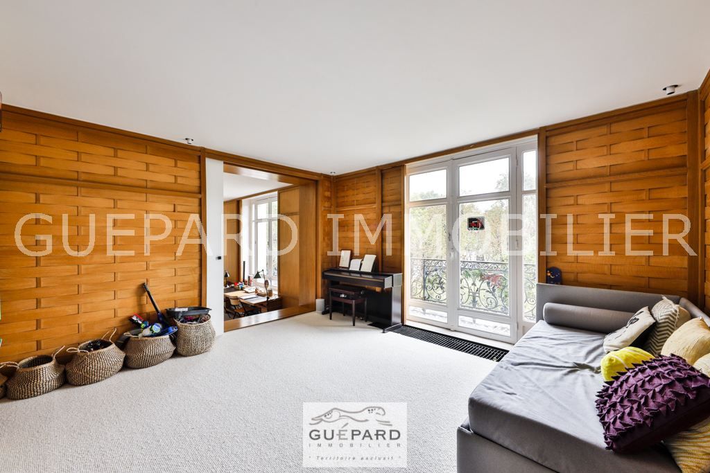 duplex 7 rooms for sale on PARIS (75008)