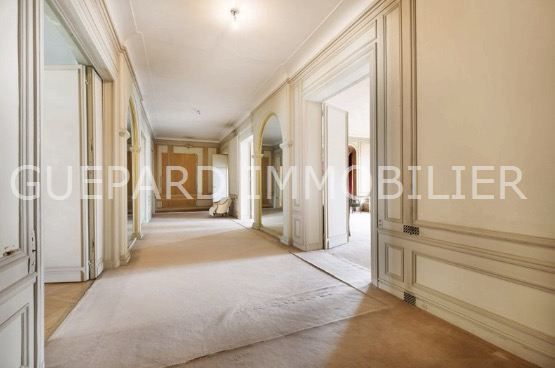 apartment 8 rooms for sale on PARIS (75008)