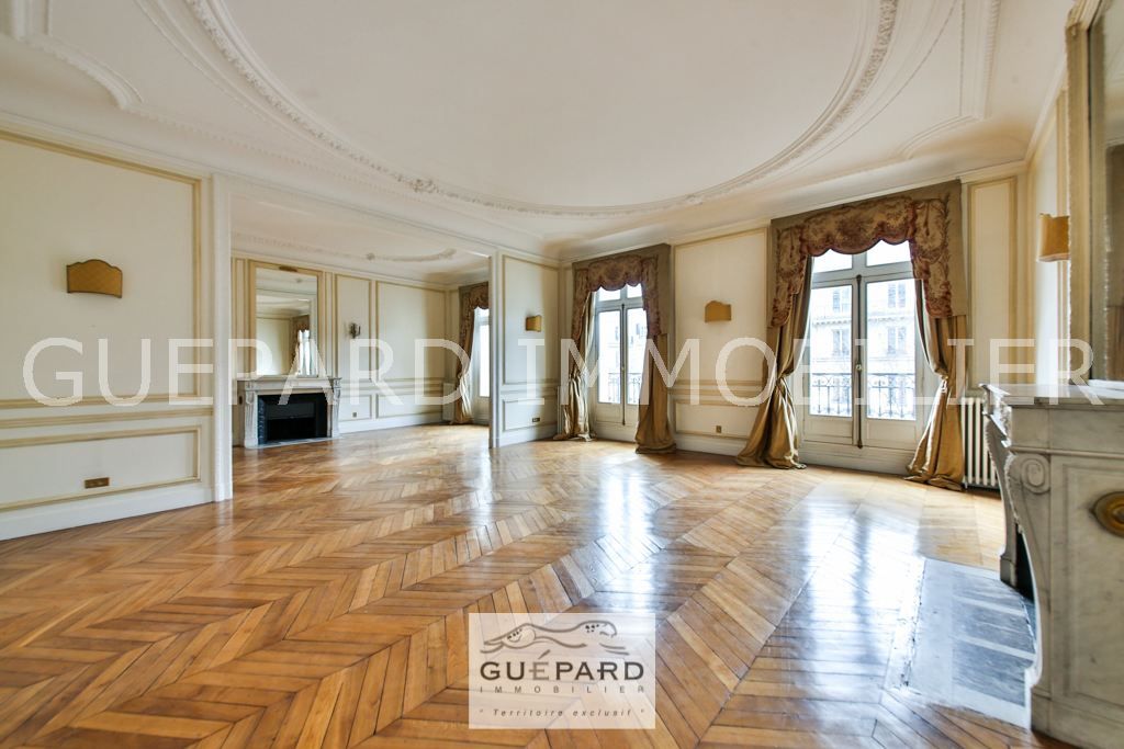 apartment 8 rooms for sale on PARIS (75008)