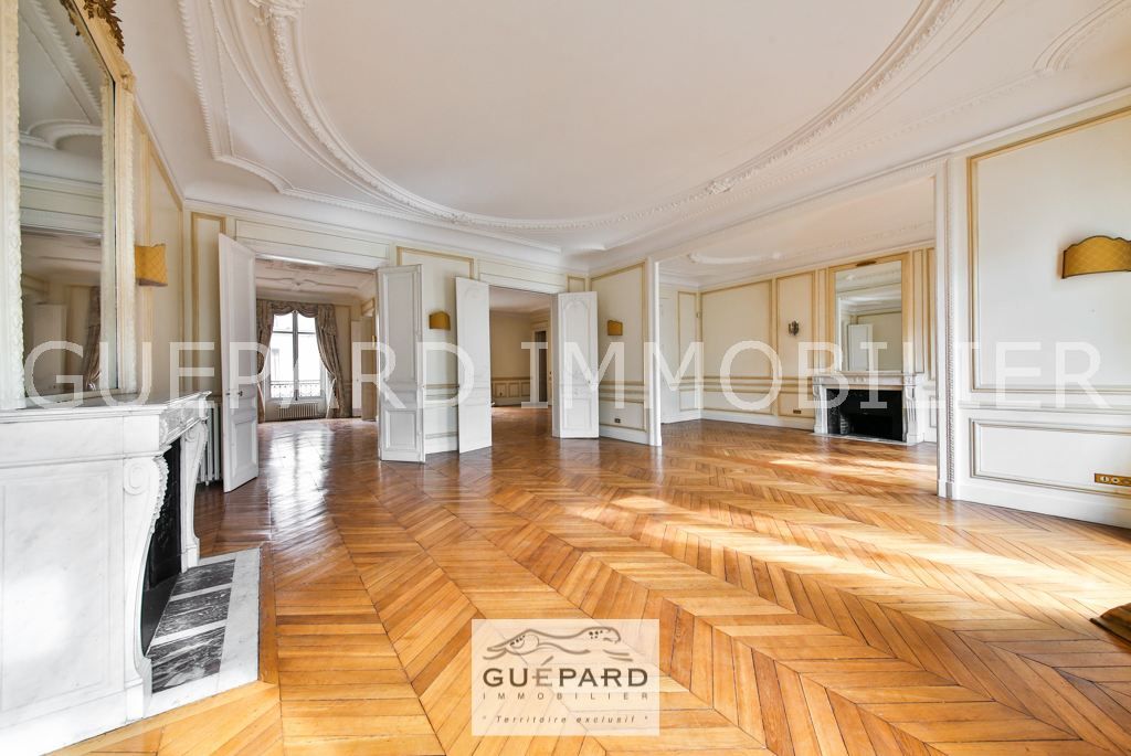 apartment 8 rooms for sale on PARIS (75008)