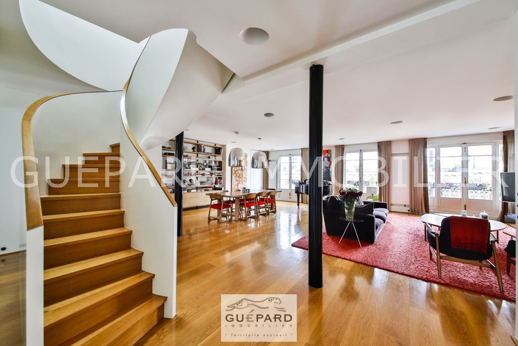 duplex 6 rooms for sale on PARIS (75017)