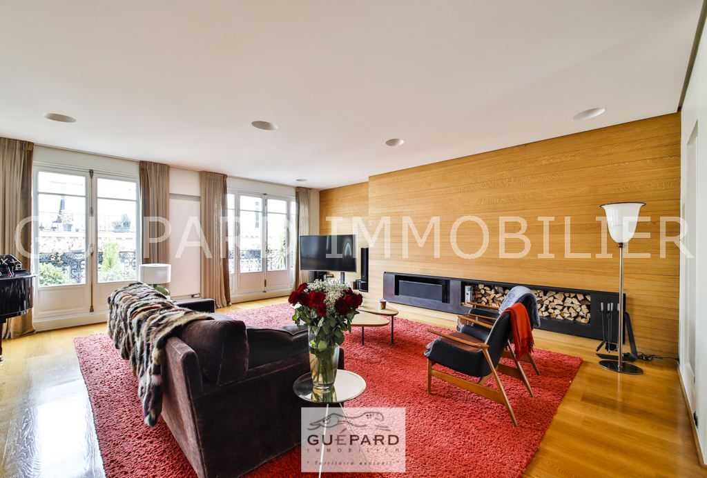 duplex 6 rooms for sale on PARIS (75017)