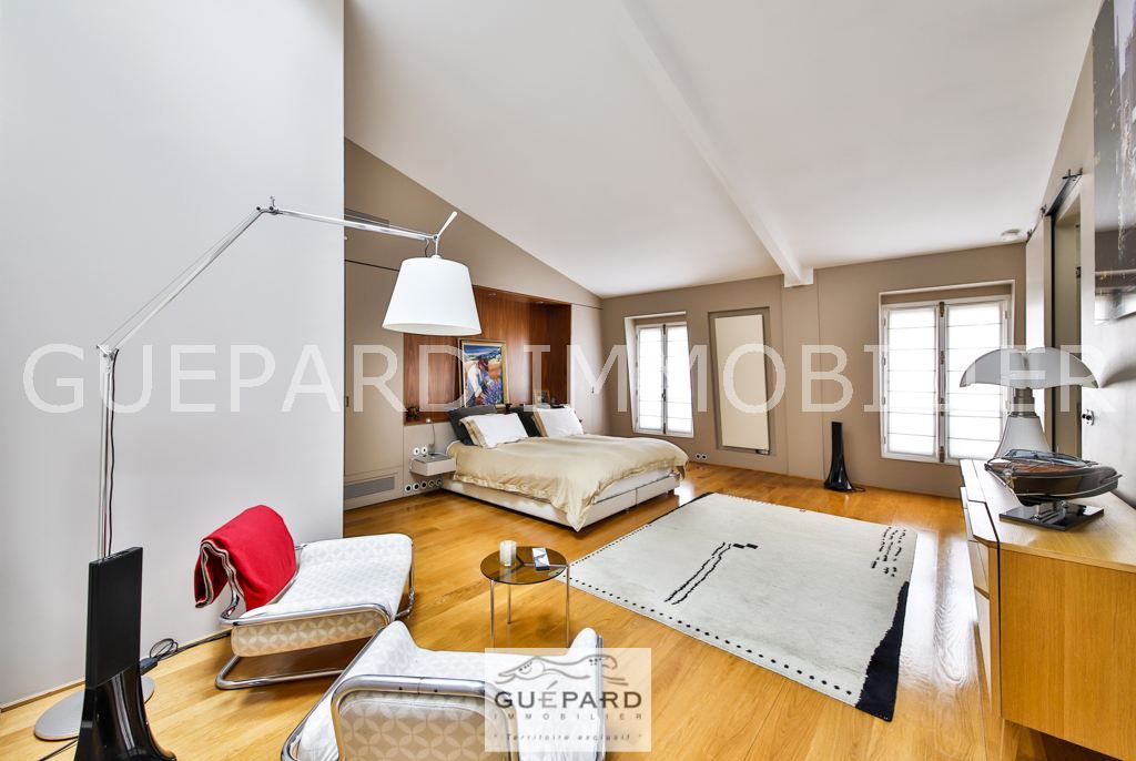 duplex 6 rooms for sale on PARIS (75017)