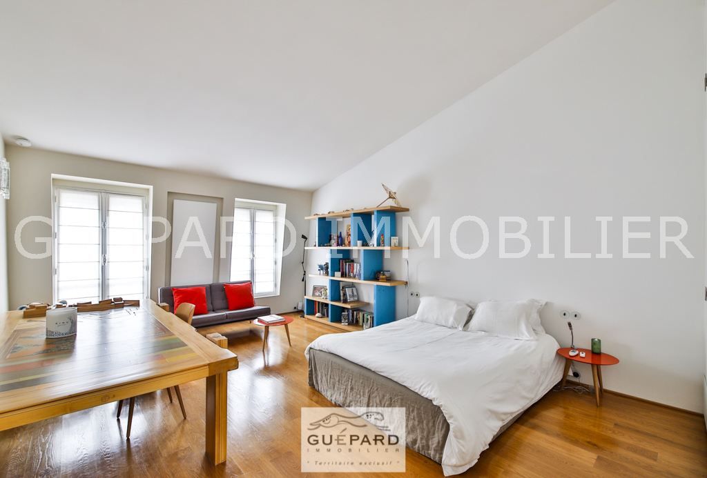 duplex 6 rooms for sale on PARIS (75017)